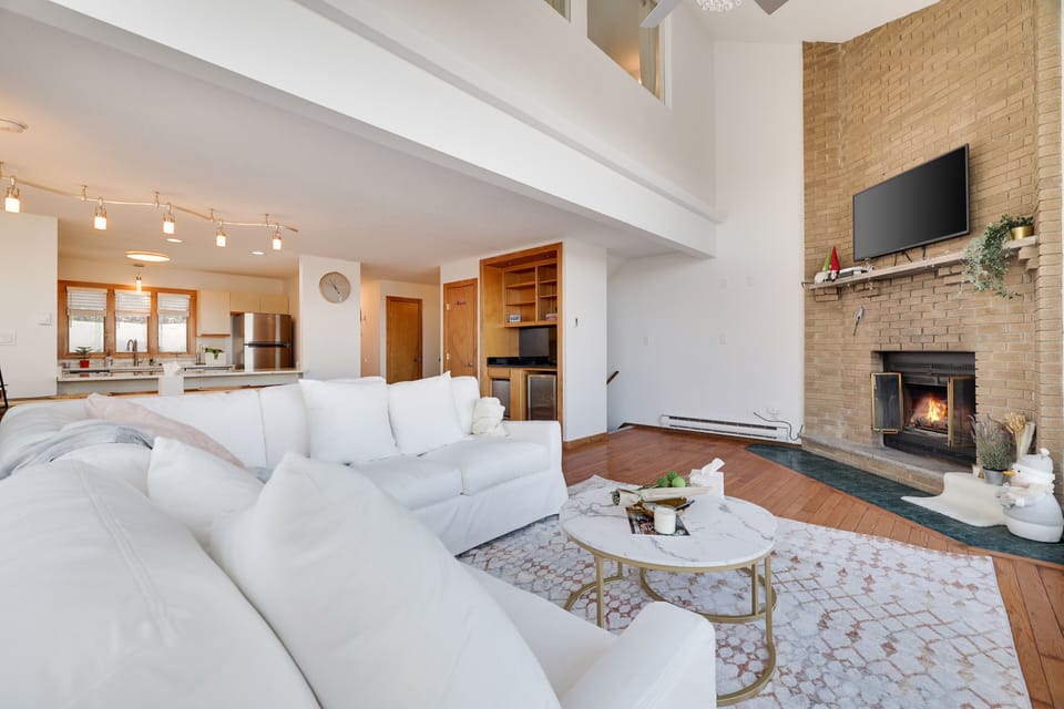 Living Room - 6