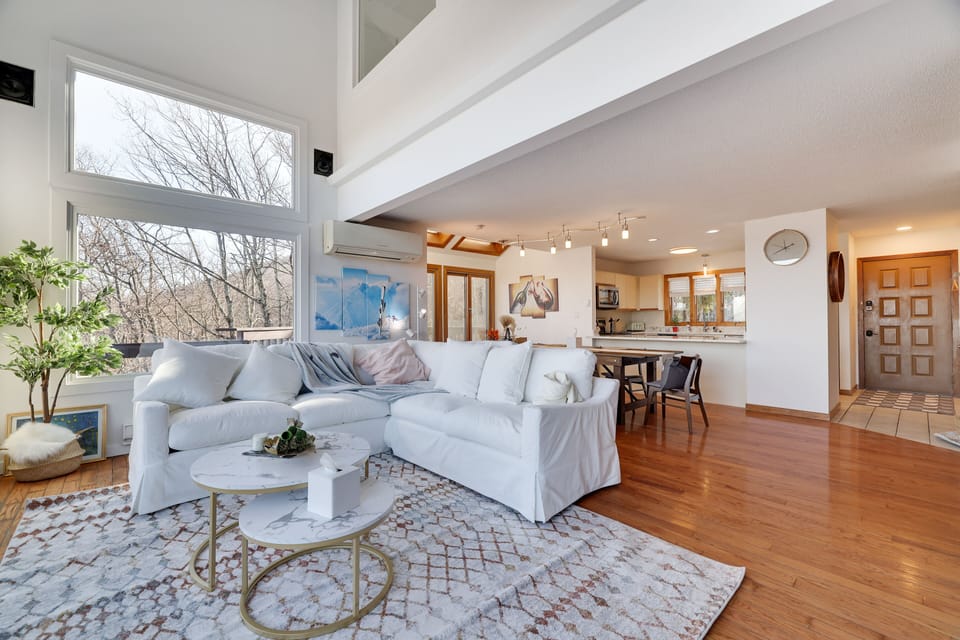 Living Room - 8