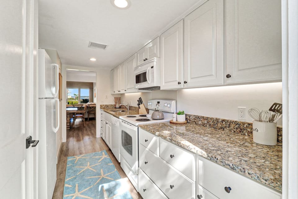 729 Schooner Court | Kitchen - 729 Schooner Court | Kitchen