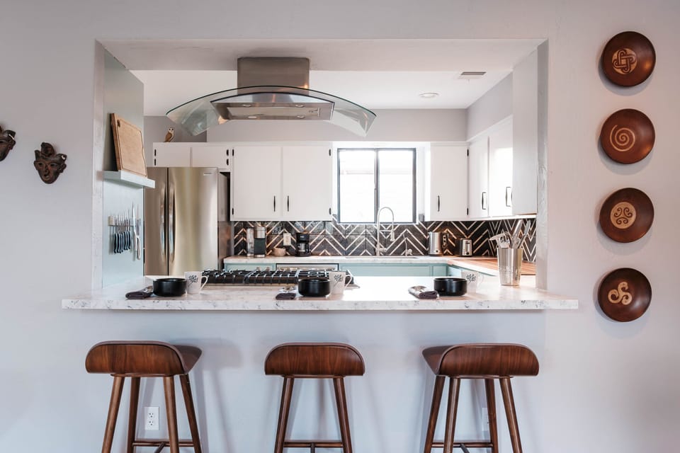Grab a quick bite at the breakfast bar.