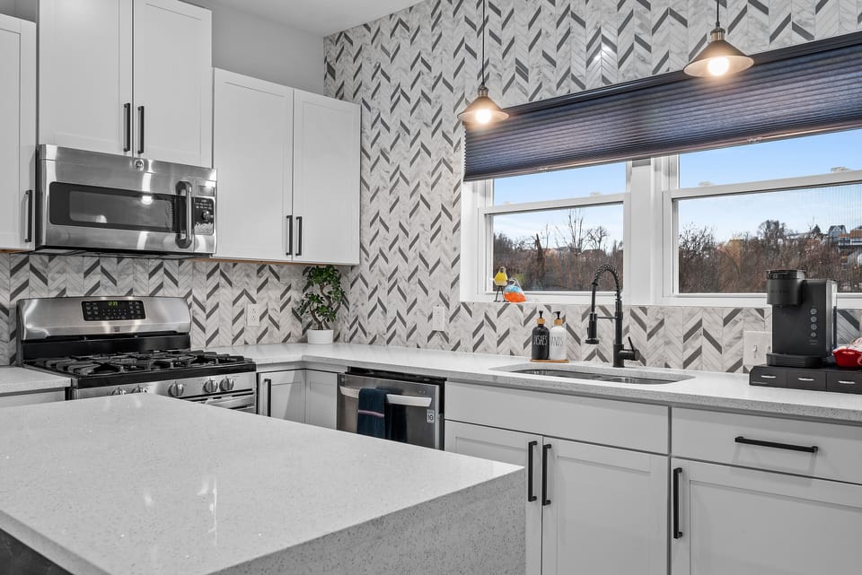 Main Level: kitchen 