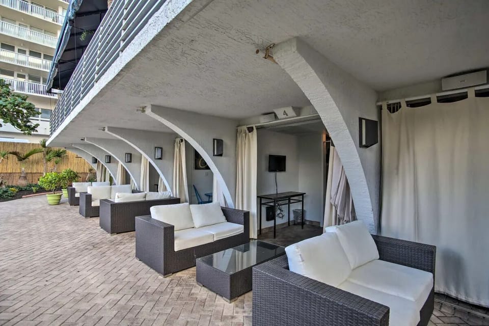 Furniture, Indoors, Couch, Living Room, House