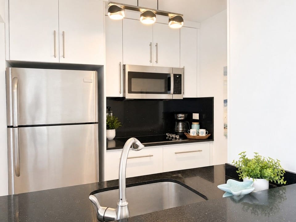 Prepare everything from a quick breakfast to a family dinner in this fully equipped kitchen.