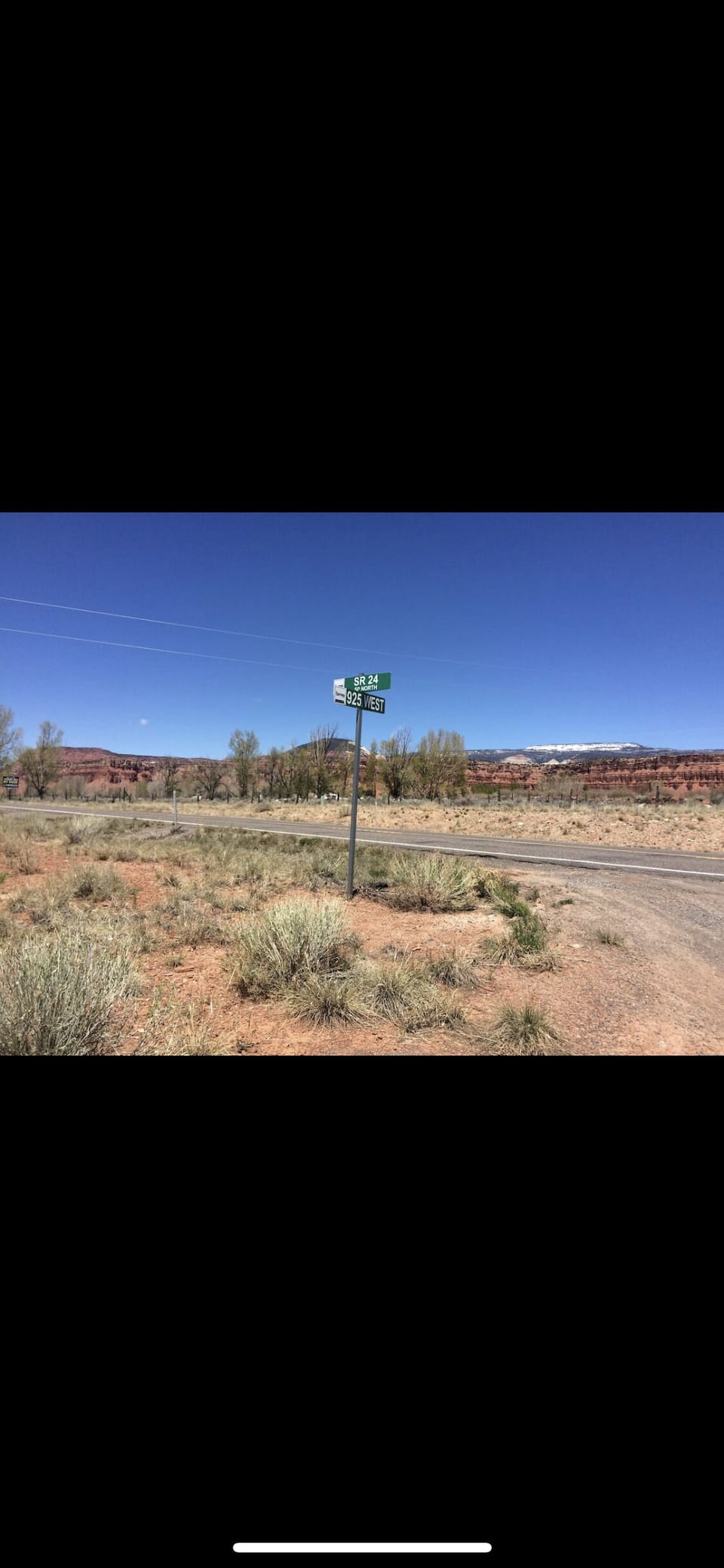 Street sign, where to turn to get to our Airbnb