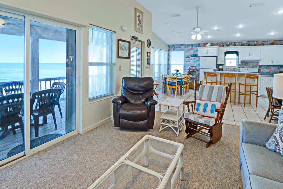 main living area 4