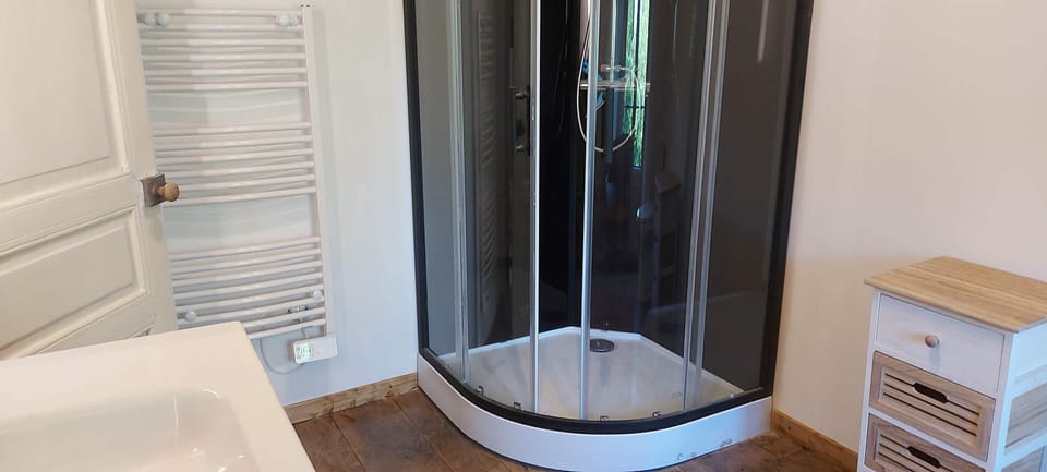 Modern shower