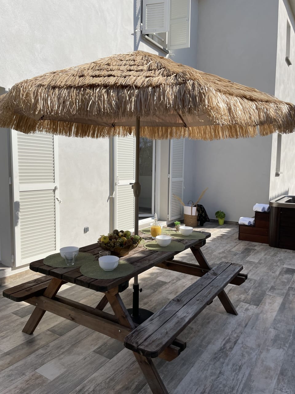 Outdoor dining