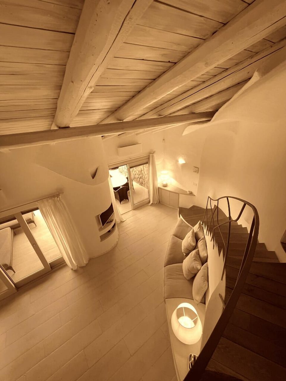 LIVINGROOM