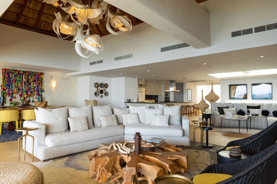 Great Room - Primary Lounge Area
