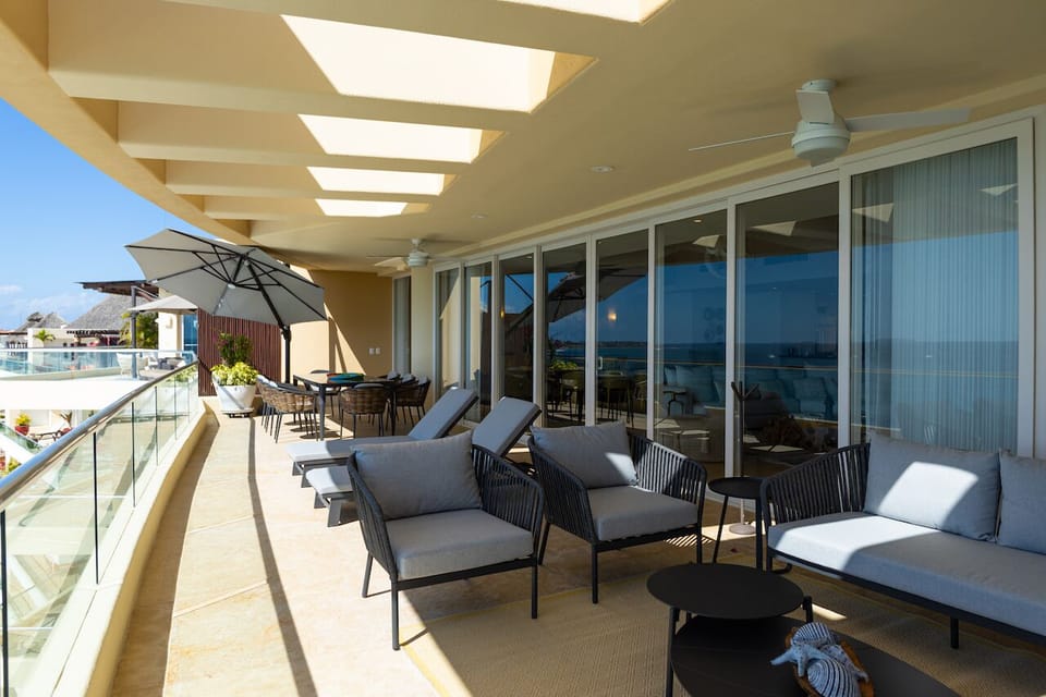 Great Room Terrace - Dining & Lounge areas