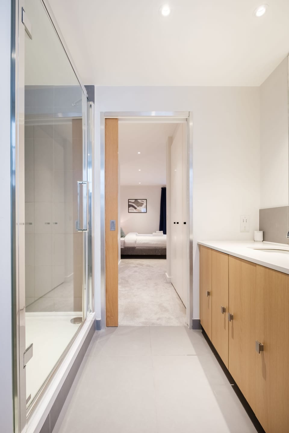 The en-suite bathroom