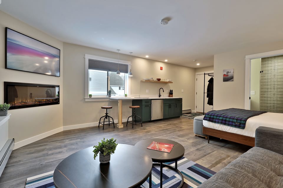 Everything you need in this cozy modern studio