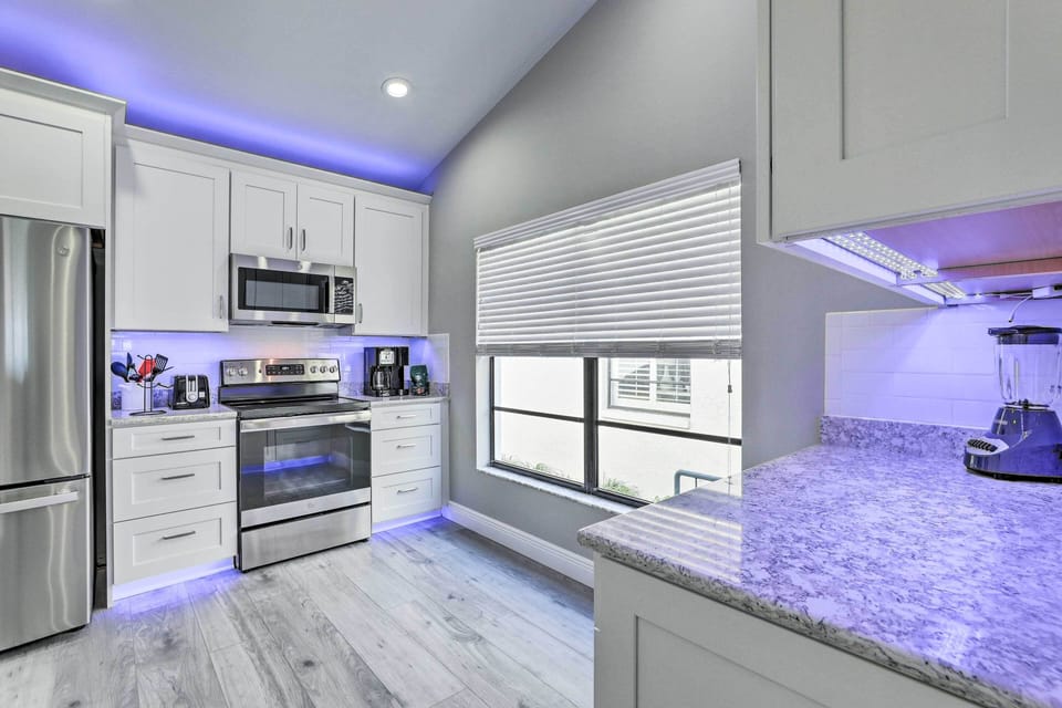 Fully Equipped Kitchen | Cooking Basics | Coffee Maker | Blender | Toaster