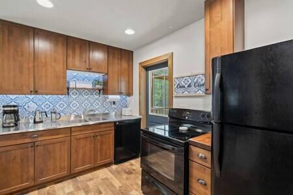 Another view of the kitchen