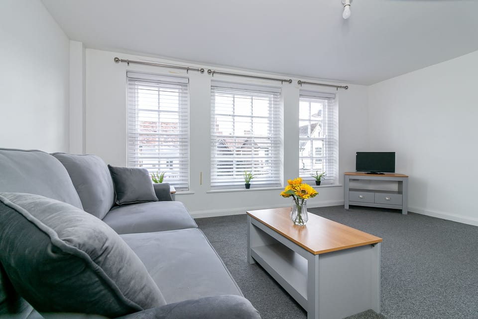 Living Room / Lounge