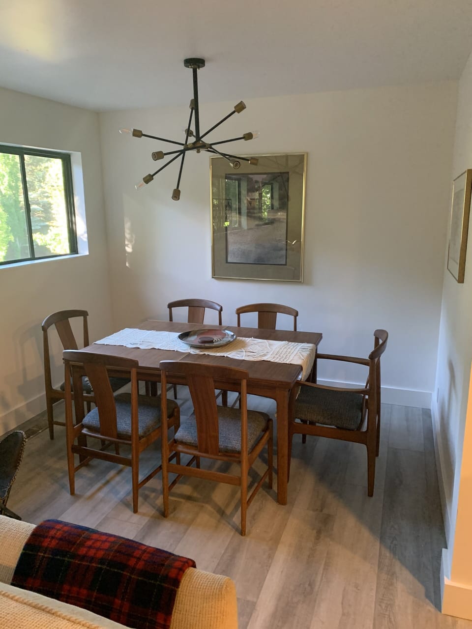 Dining table seats 6 