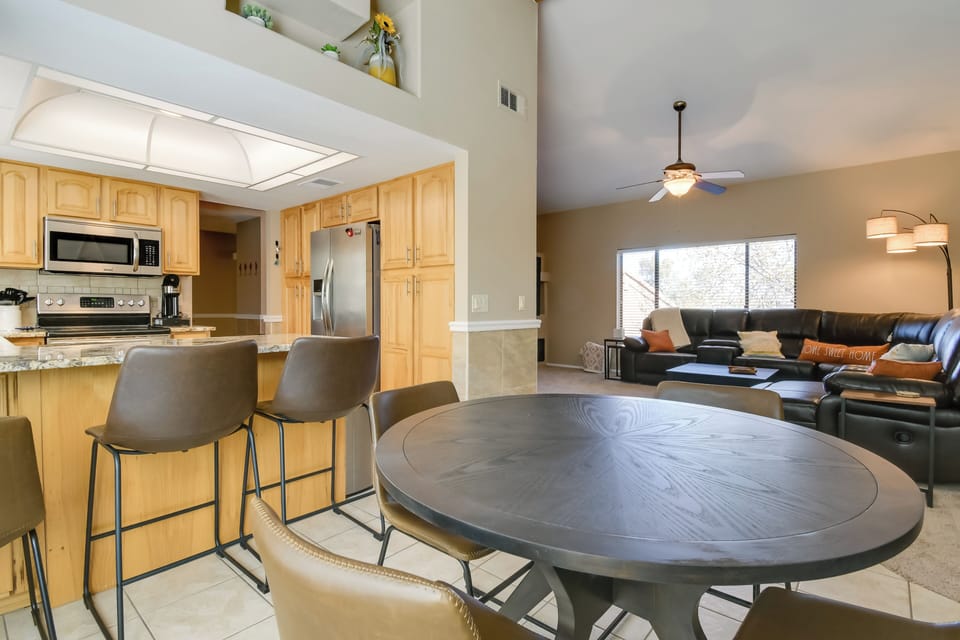 Dining Area | Dishware & Flatware Provided