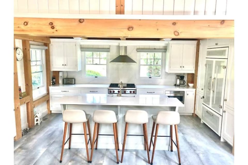 Gourmet kitchen