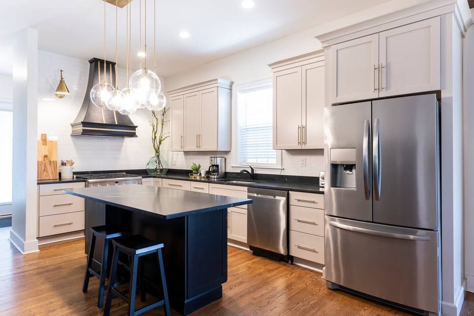 Gourmet Kitchen*Fully Stocked*All small Appliances