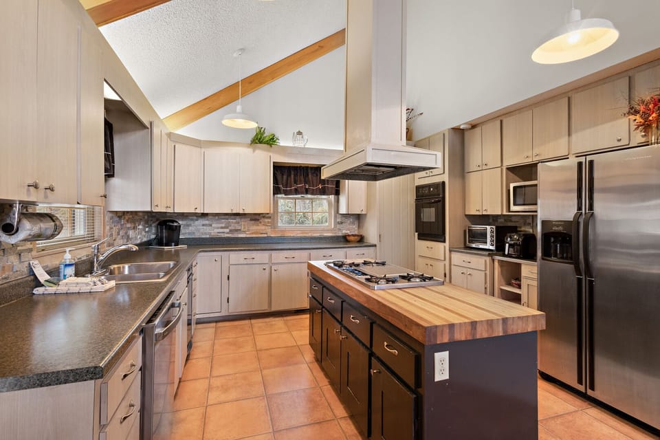 Spacious Kitchen with Stainless Appliances