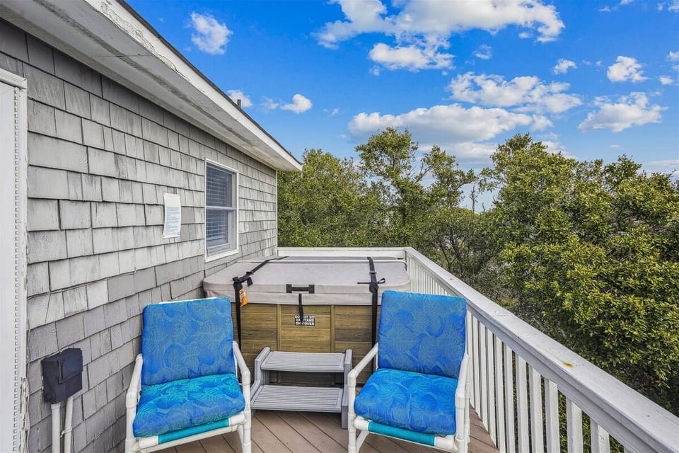 Top Deck & Hot Tub off of Dining Room 2024