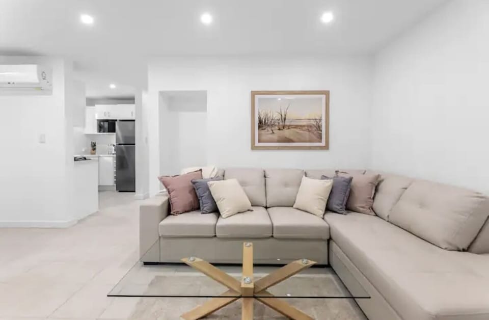 Lounge Room 
