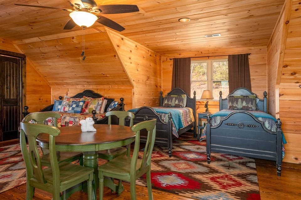 2 Twin Beds in 3rd Bedroom