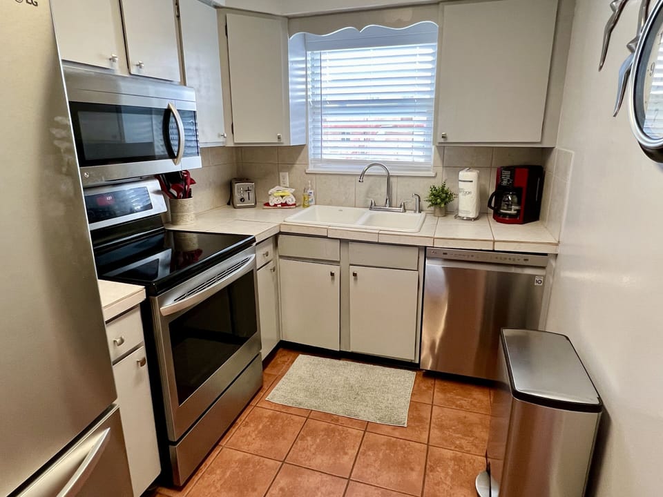 Fully-equipped kitchen with everything you need to cook your favorite meals