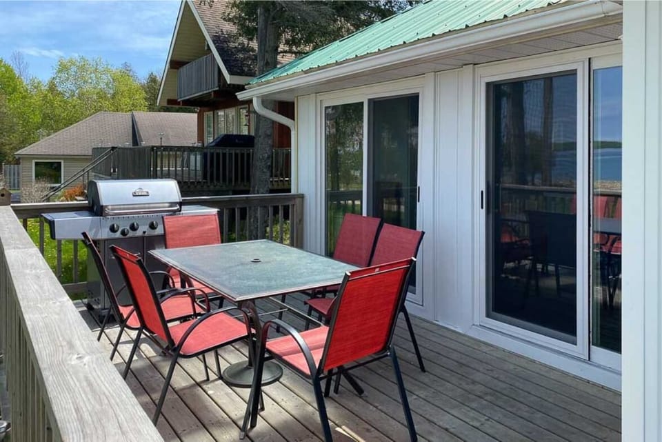 Deck Dining