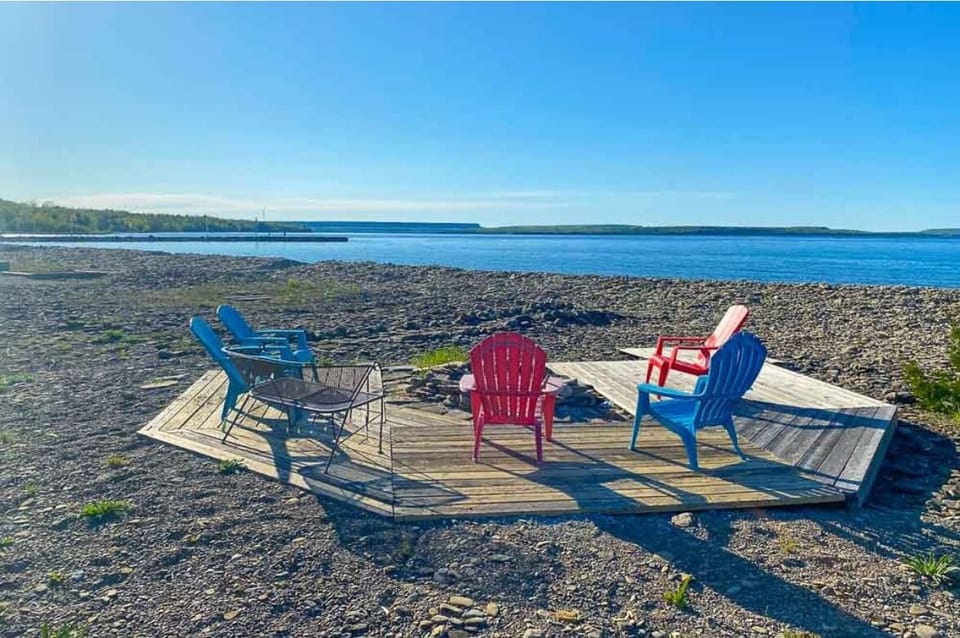 Firepit Deck Overlooking the Lake
