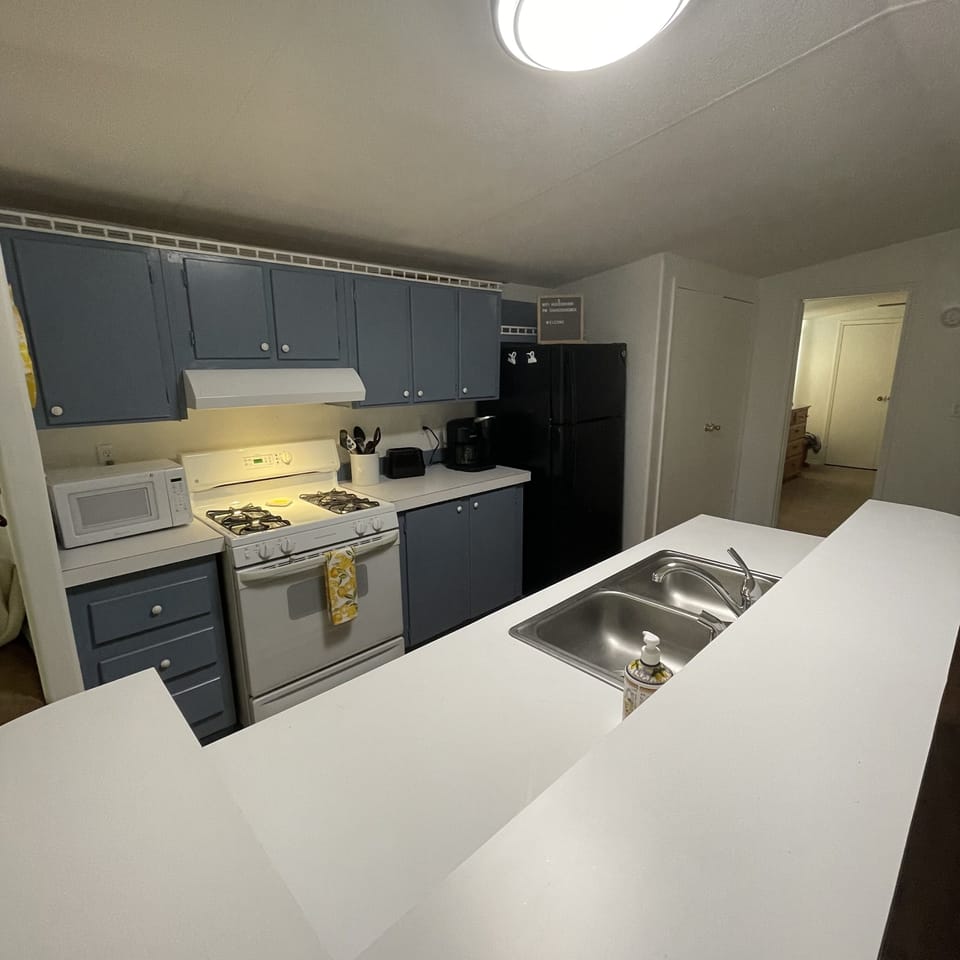 Fully equipped kitchen with everything you need to cook a meal from scratch