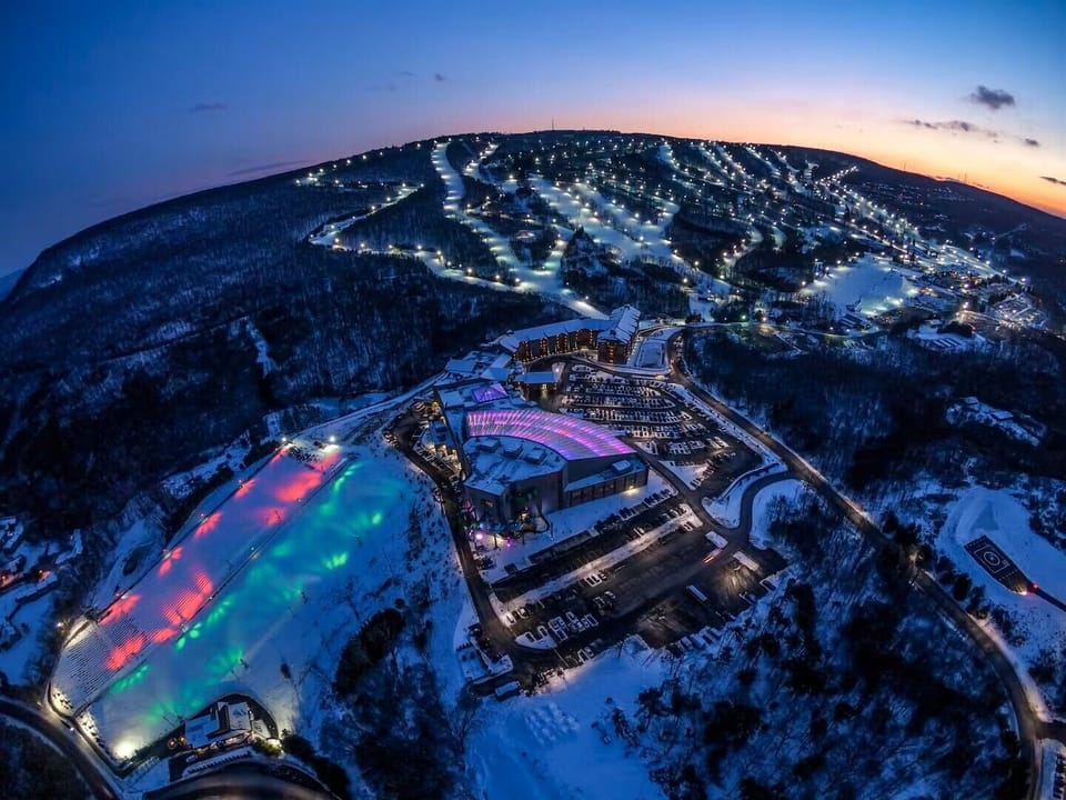 Just 15 minutes to Camelback for skiing and snow tubing!