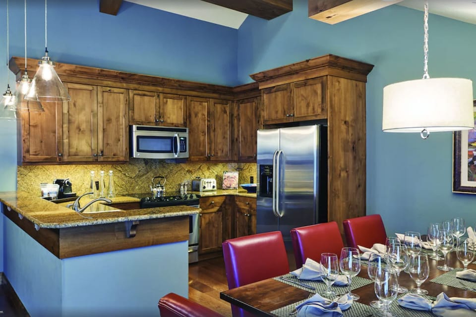 Full Equipped Gourmet Kitchen 