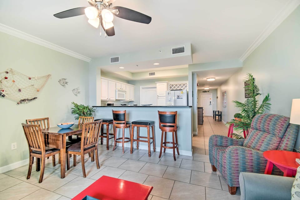 Living Room | Full Kitchen | Free WiFi | Central A/C