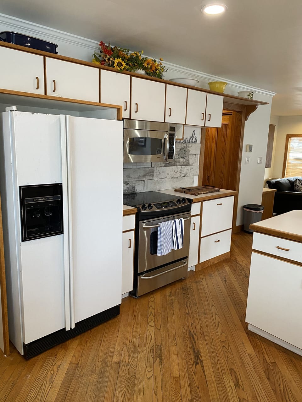 Plenty of room in our Kitchen Aid Fridge/Freezer w/ Ice Maker and Filtered Water