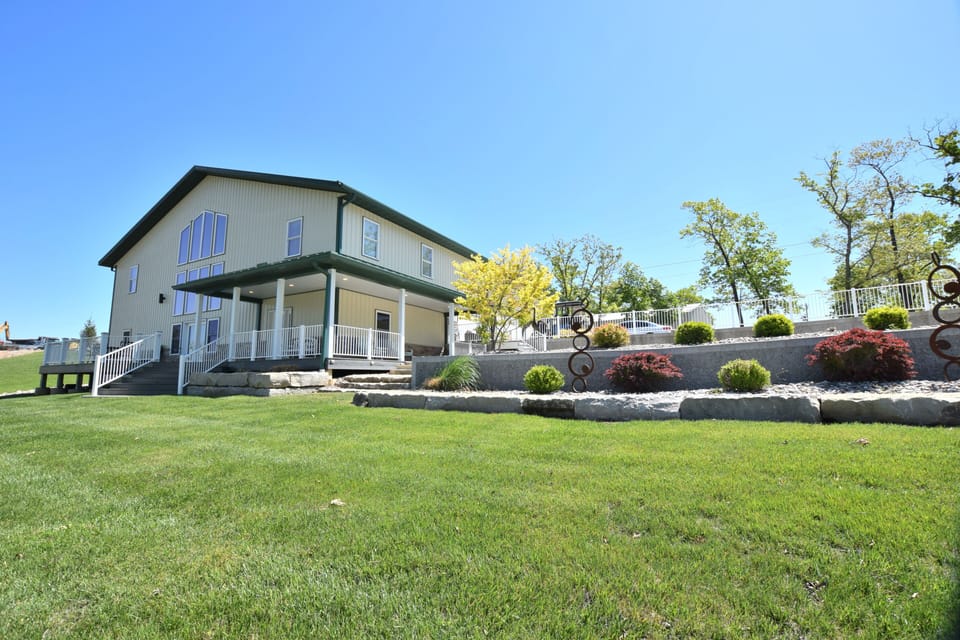 Shouse with plenty of yard space to bags, washers, or any outside game you like.