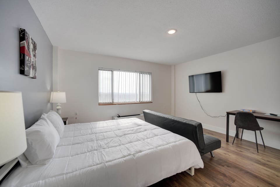 Gadsden Vacation Rental | 1BR | 1BA | Elevator Access | 800 Sq Ft