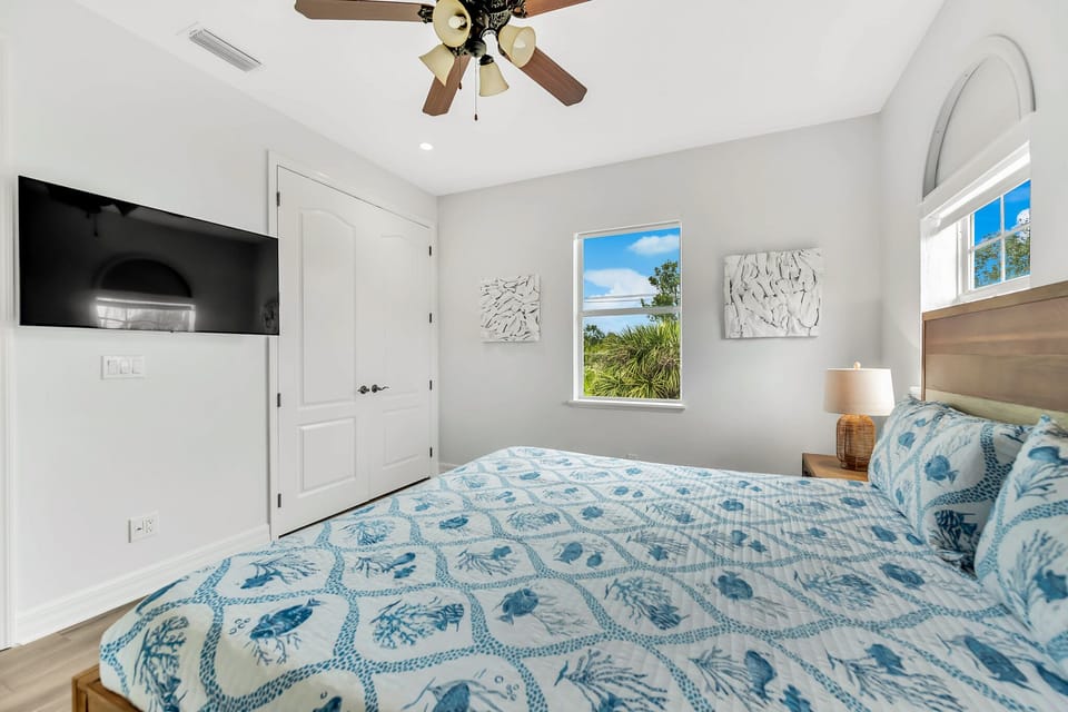 Third Bedroom, King bed