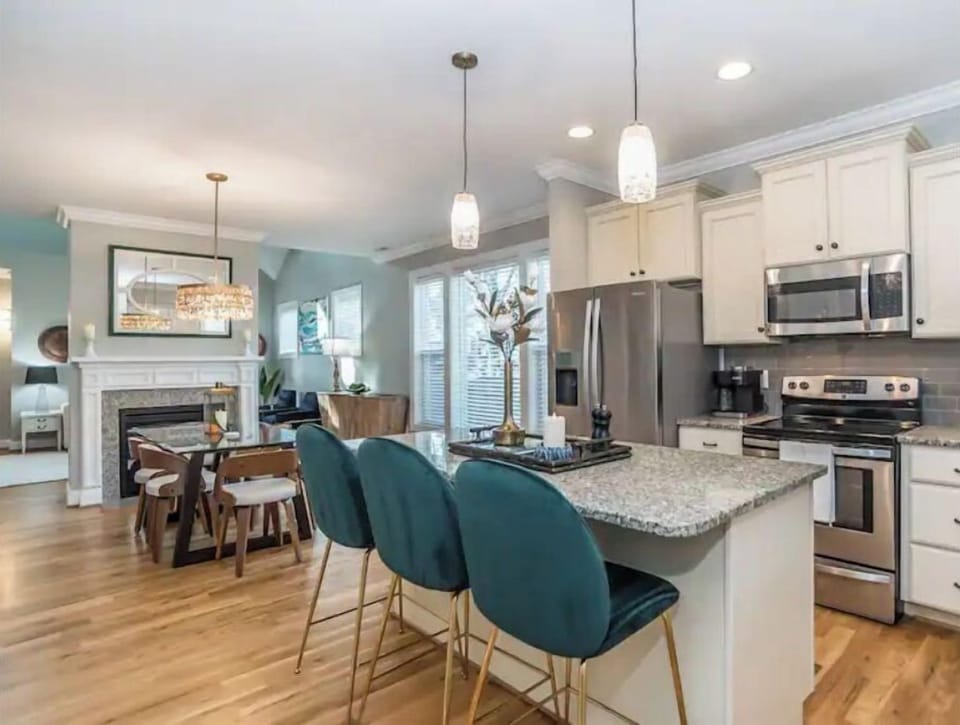 Kitchen and dining area