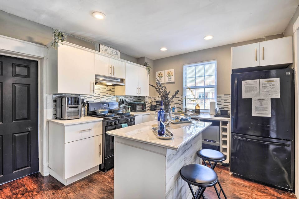 Kitchen | Keyless Entry | Pet Friendly w/ Fee | 3 Mi to Towson University