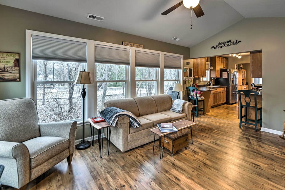 Living Room | Electric Fireplace | Central A/C & Heating | Smart TV w/ Cable