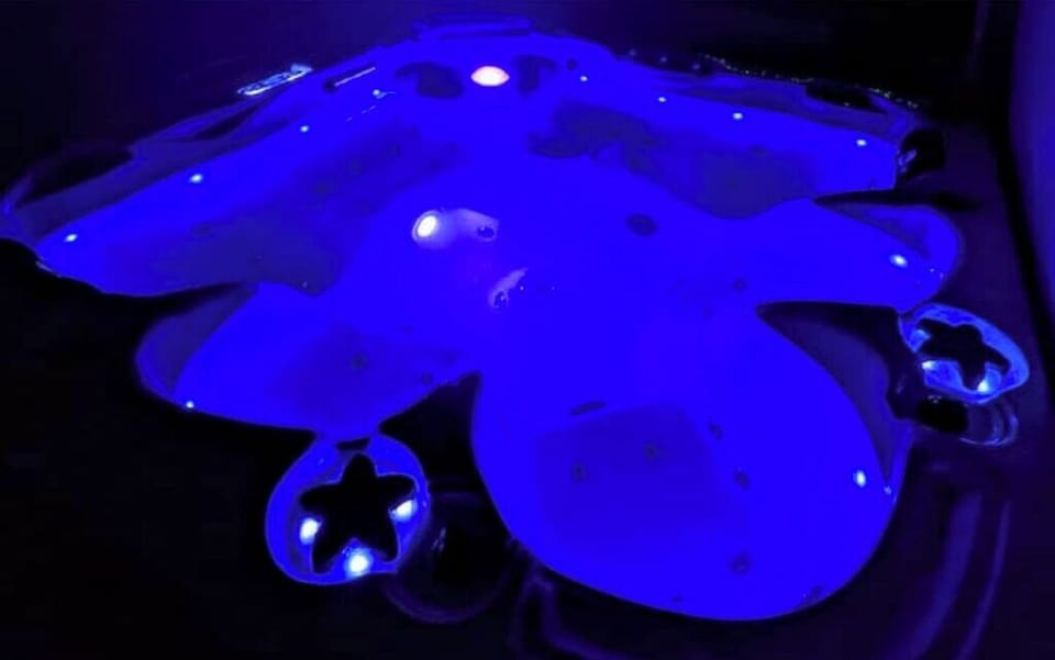 Indoor spa tub