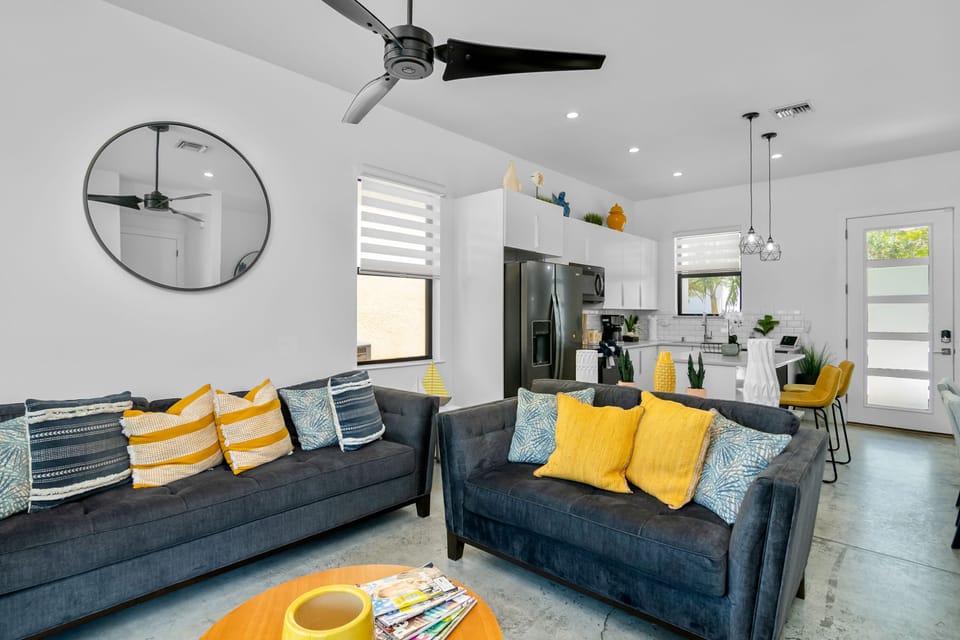 Open Space Living Room & Kitchen 