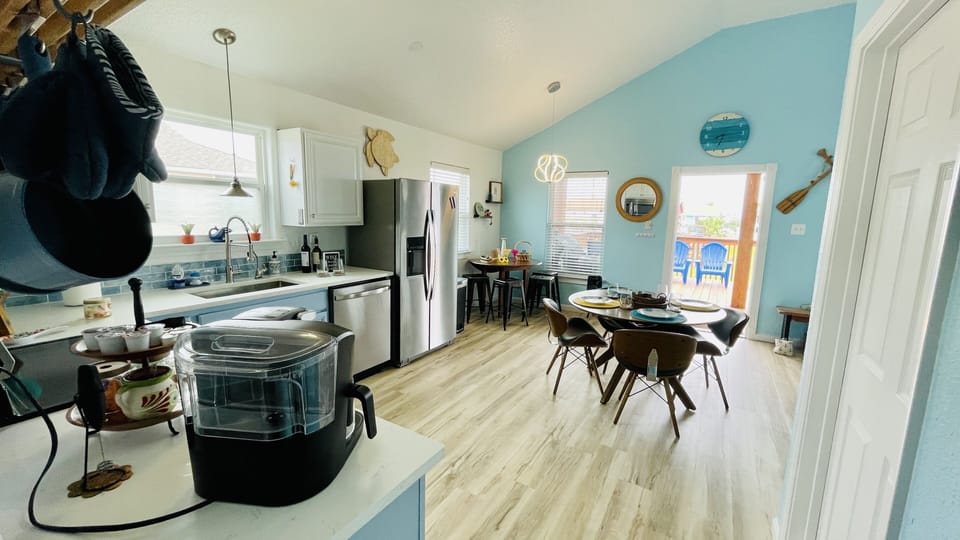Kitchen/dining area 