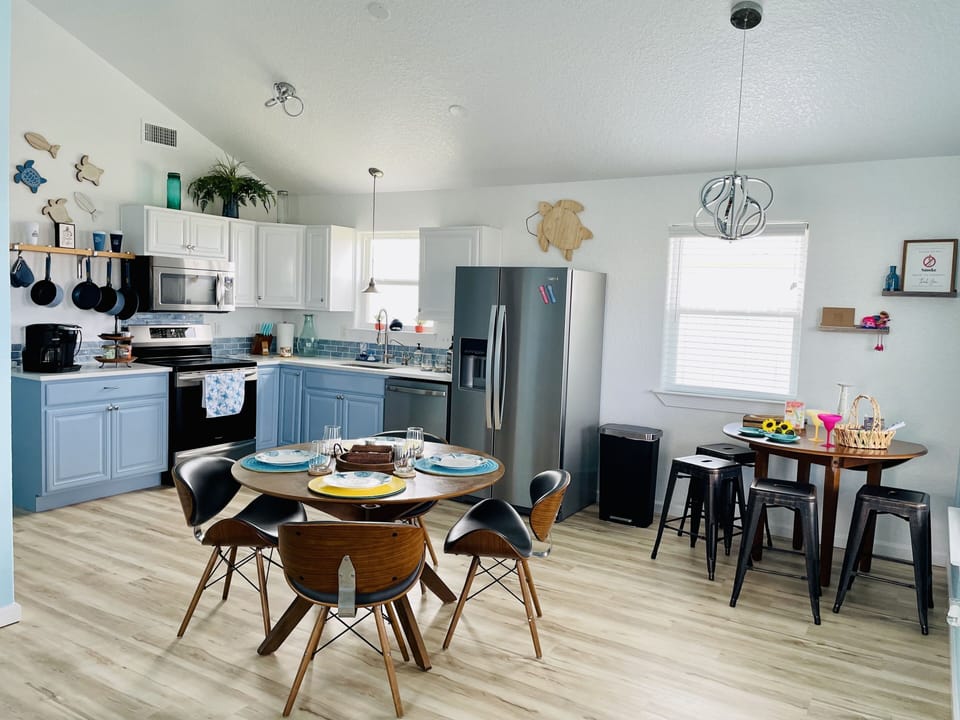 Dining area and kitchen 