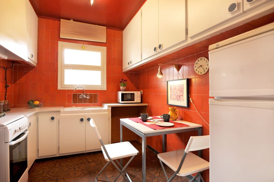 Kitchen for holiday rental in l'Escala
