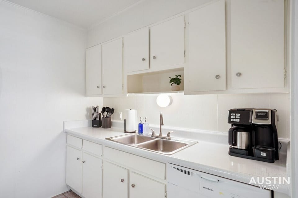 Fully equipped kitchen with all the essentials you should need