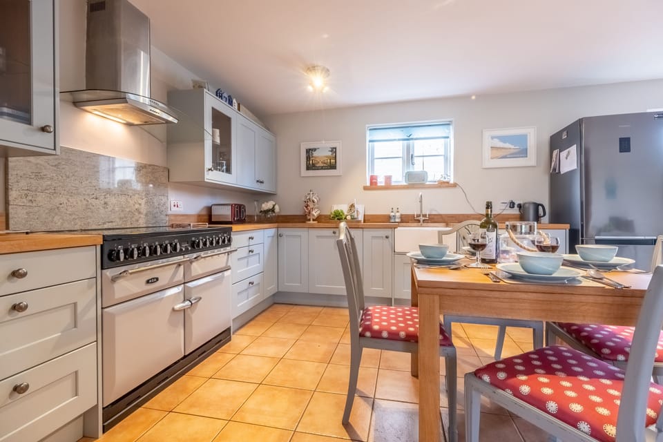 Ground floor: Kitchen with electric Aga