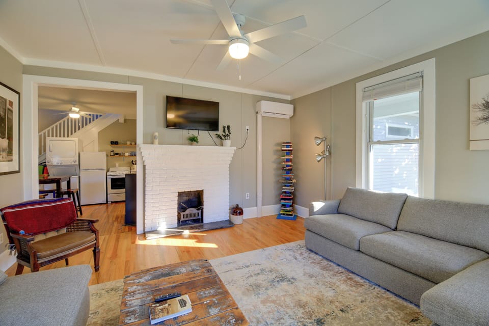 Downstairs Living Room | Smart TV
