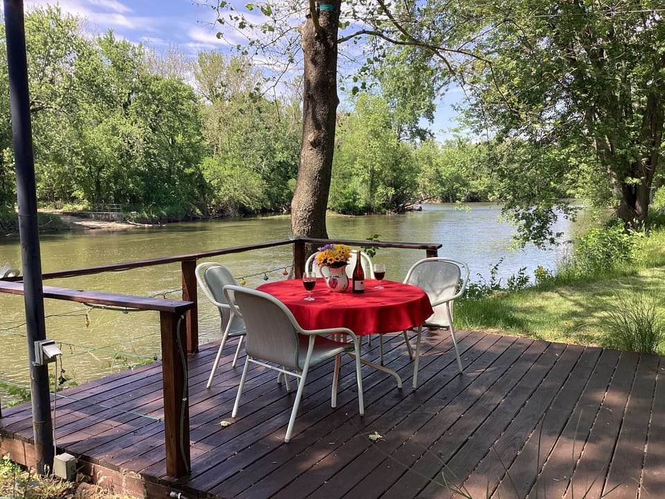 Dining area on the river 